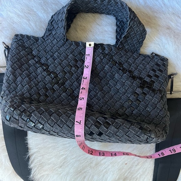 Elegant Black Woven Crossbody Bag - Picture 8 of 9